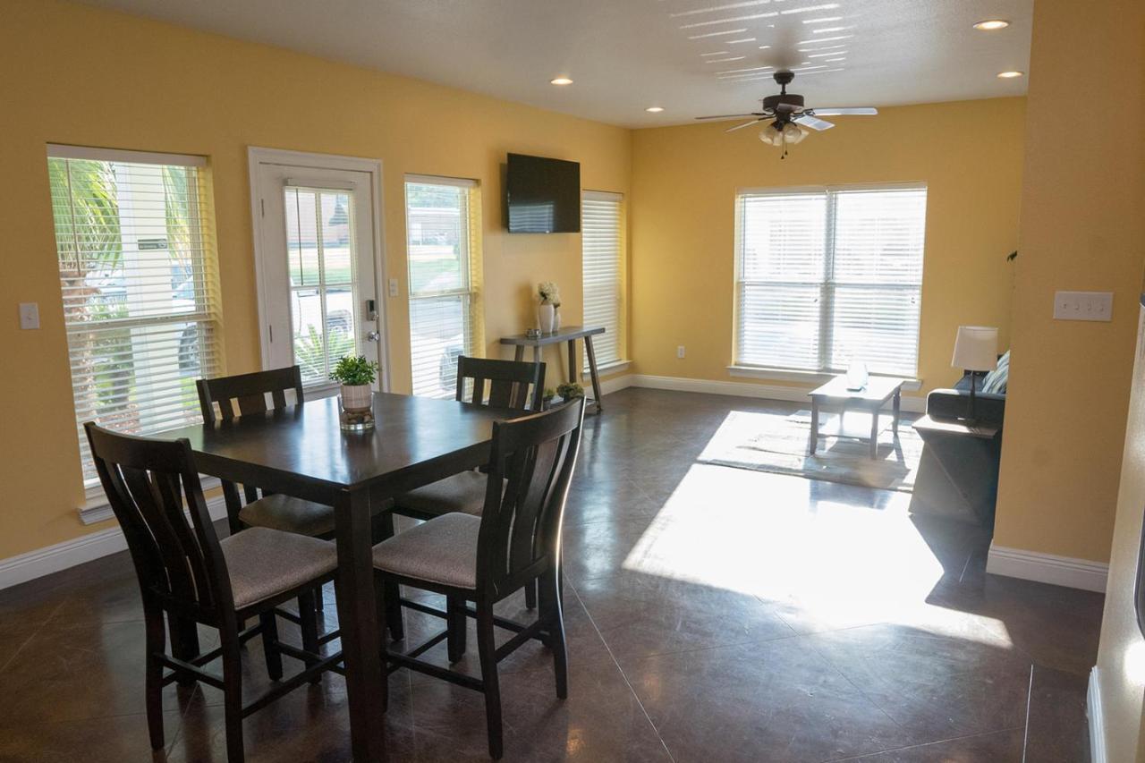 Serene 3Br Apartment 4Tvs Free Wi-Fi & Parking -E- Moss Point Exteriör bild