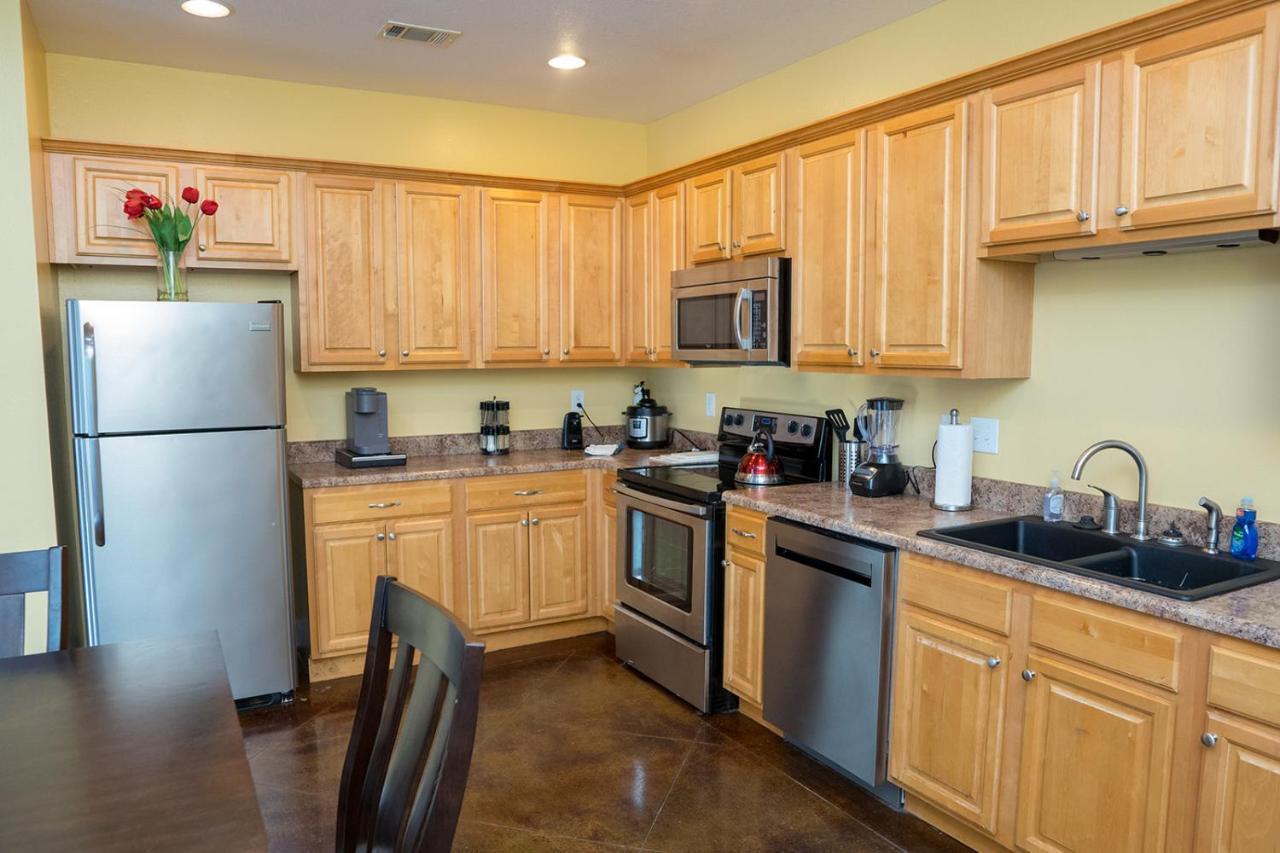 Serene 3Br Apartment 4Tvs Free Wi-Fi & Parking -E- Moss Point Exteriör bild