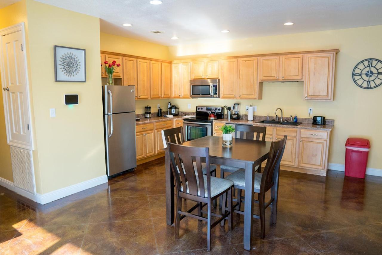 Serene 3Br Apartment 4Tvs Free Wi-Fi & Parking -E- Moss Point Exteriör bild