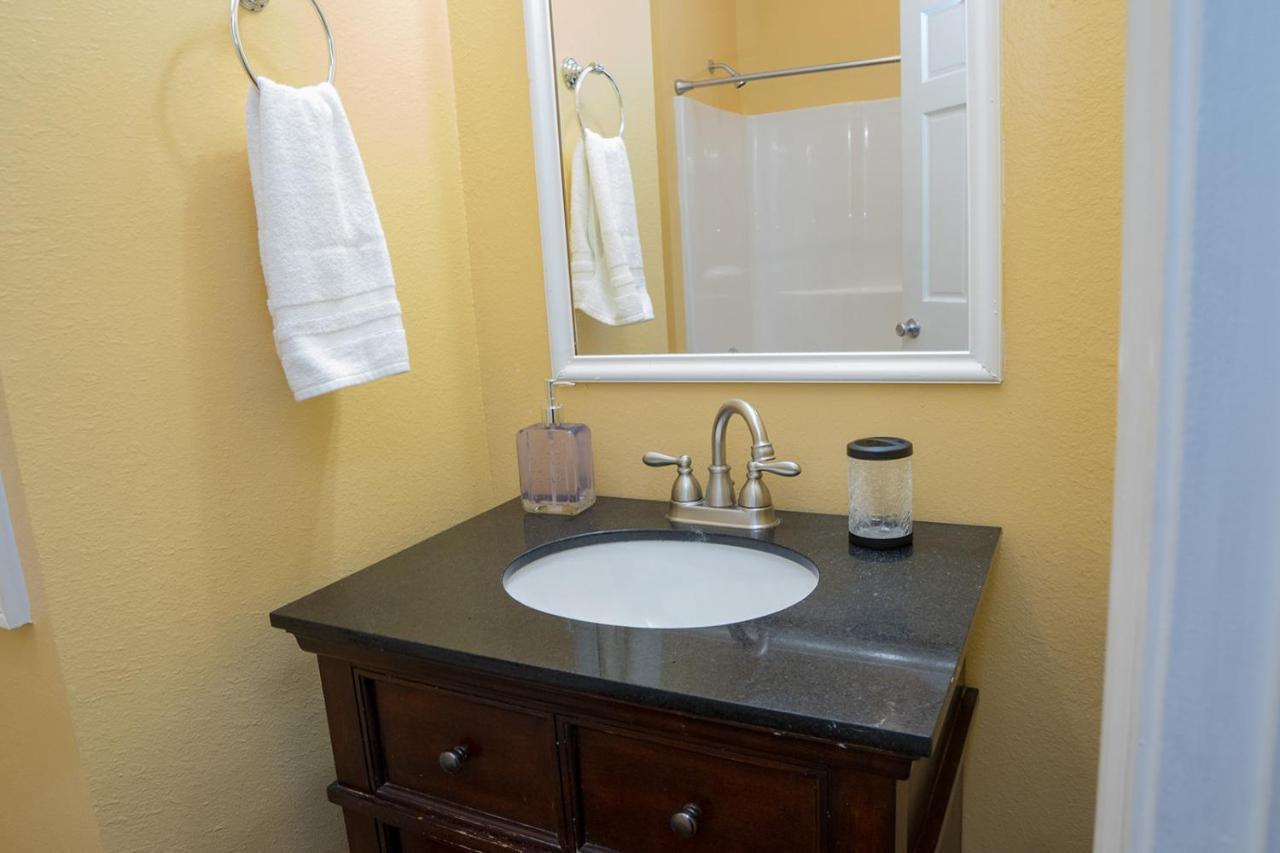 Serene 3Br Apartment 4Tvs Free Wi-Fi & Parking -E- Moss Point Exteriör bild