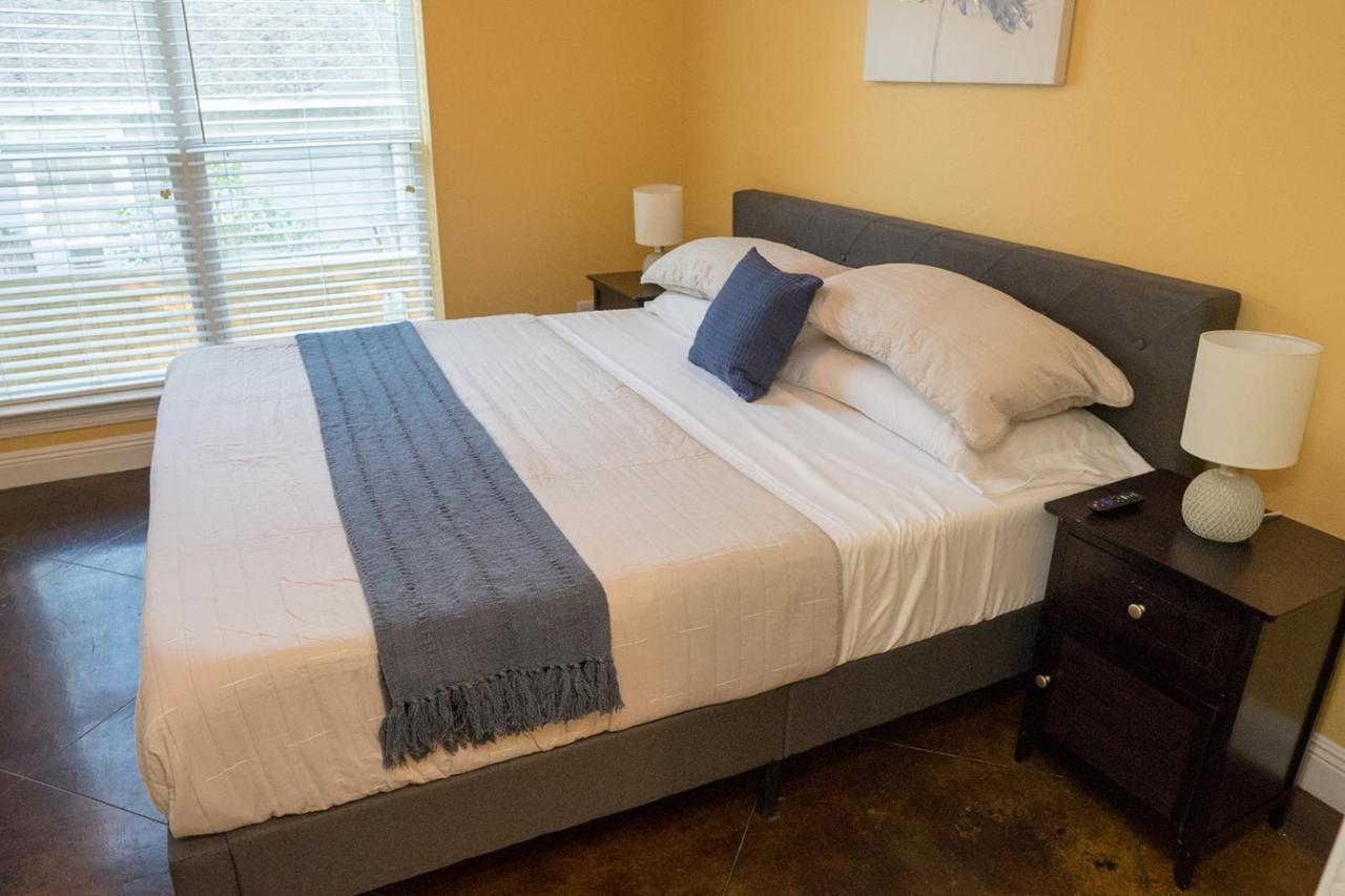 Serene 3Br Apartment 4Tvs Free Wi-Fi & Parking -E- Moss Point Exteriör bild