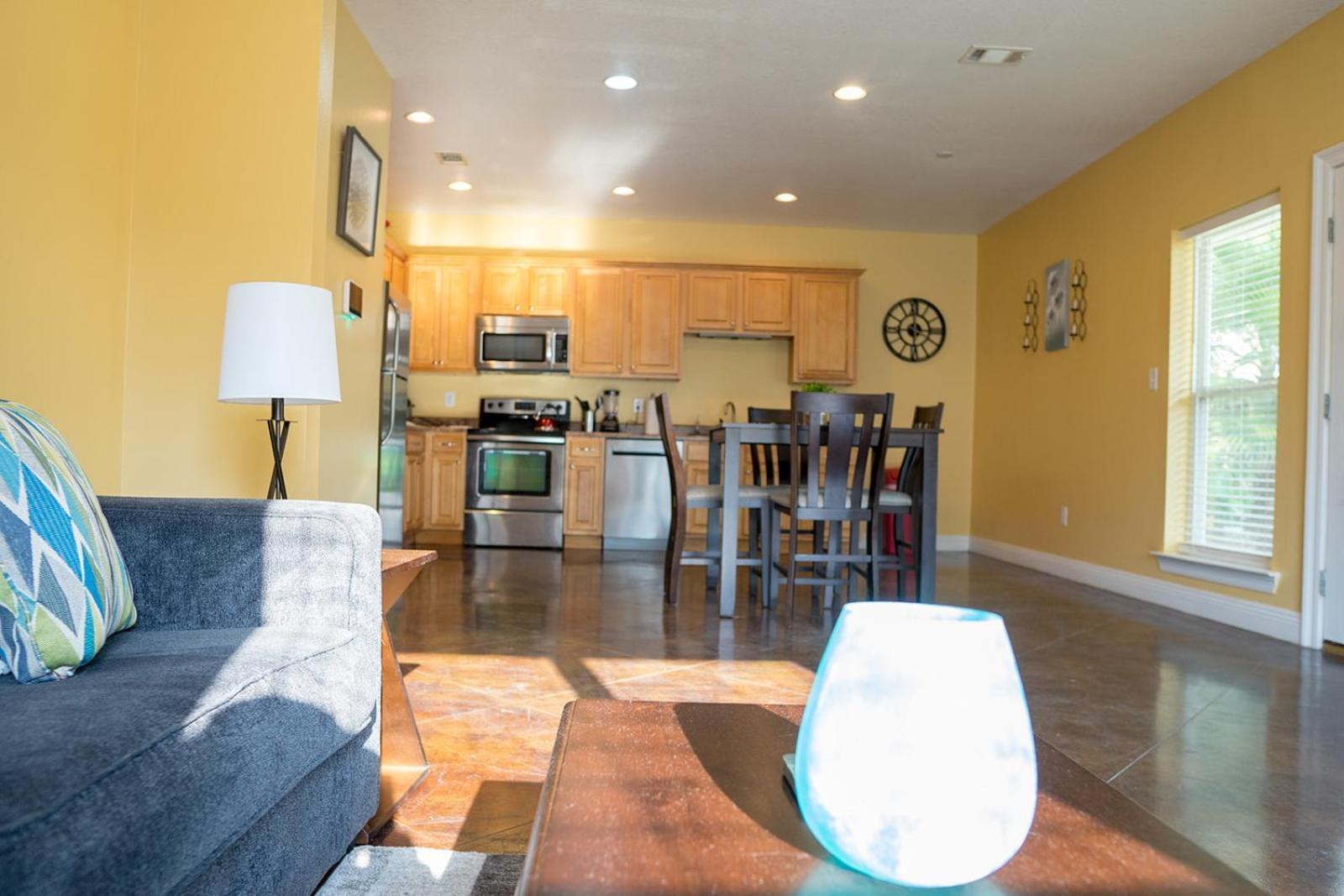 Serene 3Br Apartment 4Tvs Free Wi-Fi & Parking -E- Moss Point Exteriör bild