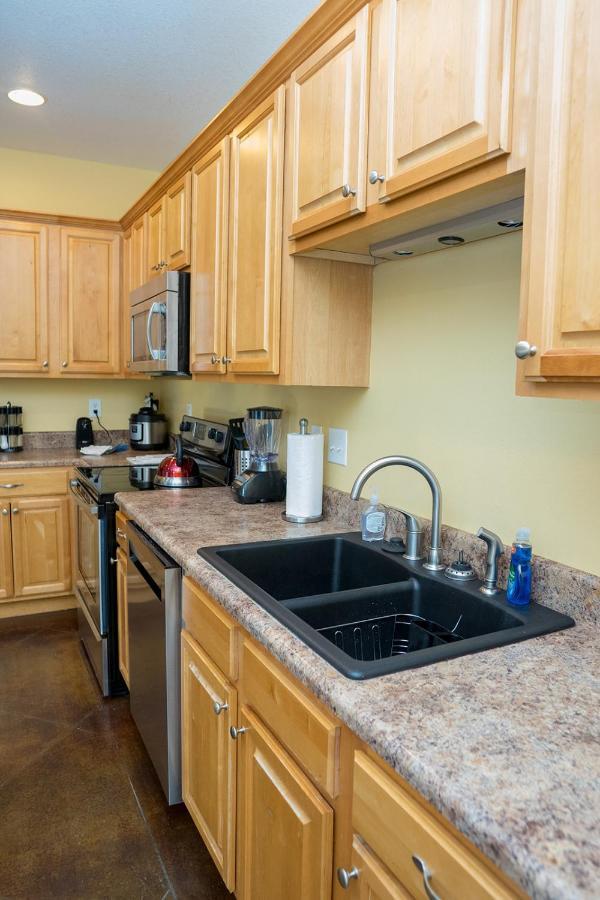 Serene 3Br Apartment 4Tvs Free Wi-Fi & Parking -E- Moss Point Exteriör bild